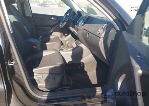 2017 Volkswagen Tiguan 2.0T Wolfsburg Edition z USA, uszkodzony, nr VIN WVGSV7AX9HW512486